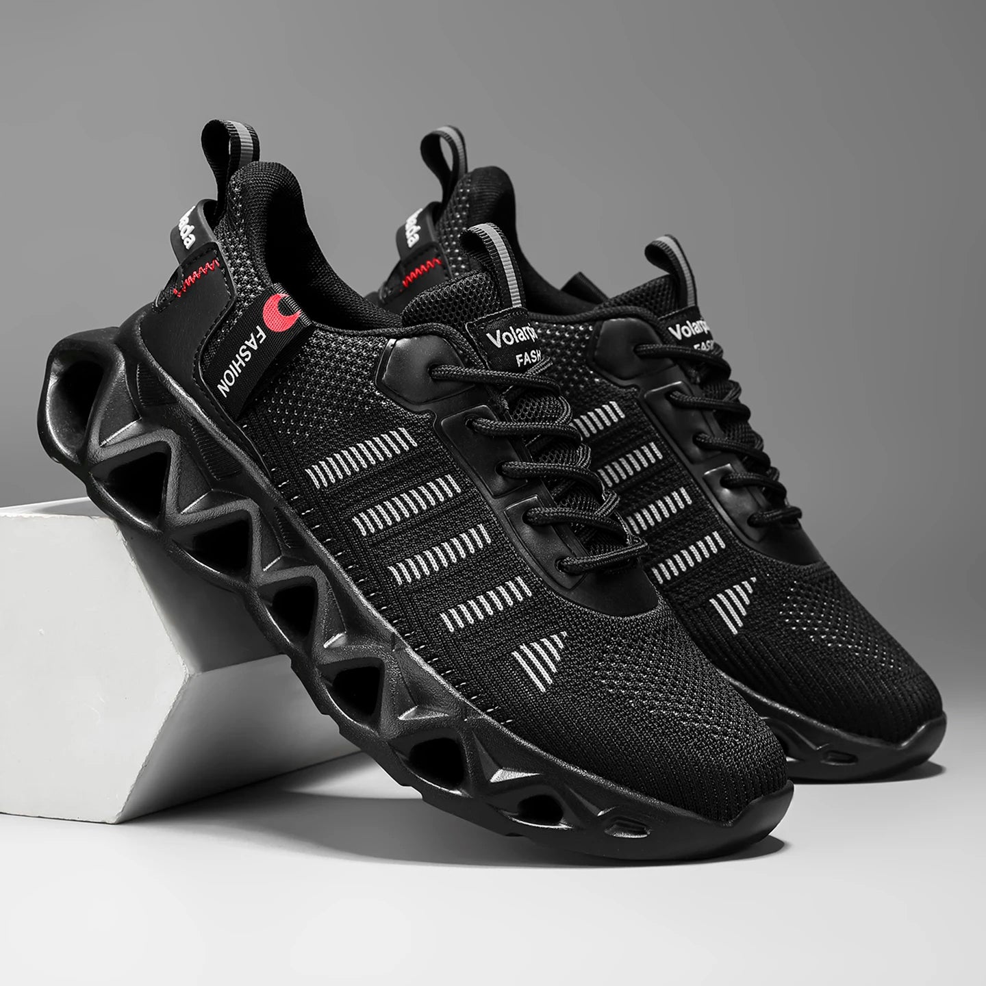 Striped Unisex Breathable Mesh Sneakers With Non-slip Thick Sole For Running