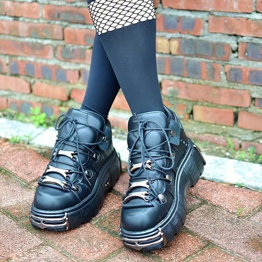 Platform Women Sneakers With Metal Decoration Casual Punk Style Shoes
