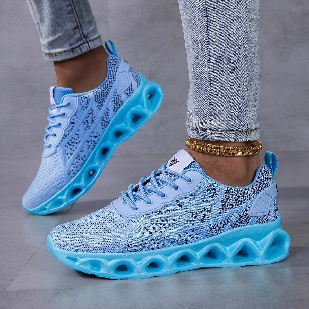 Unisex Lightweight Breathable Mesh Sneaker for Walking and Running