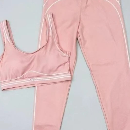 Women's Slim Fit Yoga Outfit With Stretch Fabric Graphic Design