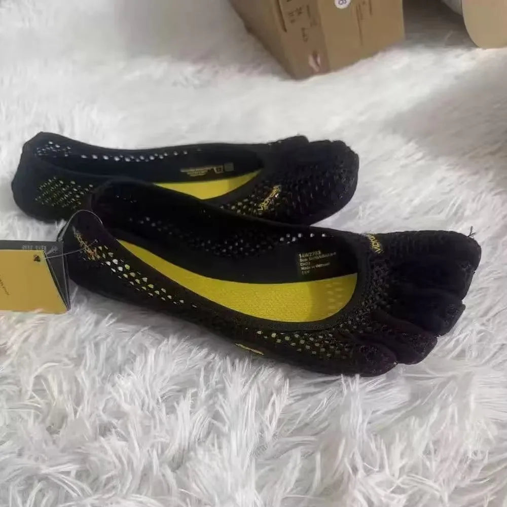 Lightweight Breathable Five Toe Sneakers for Yoga and Outdoor Activities