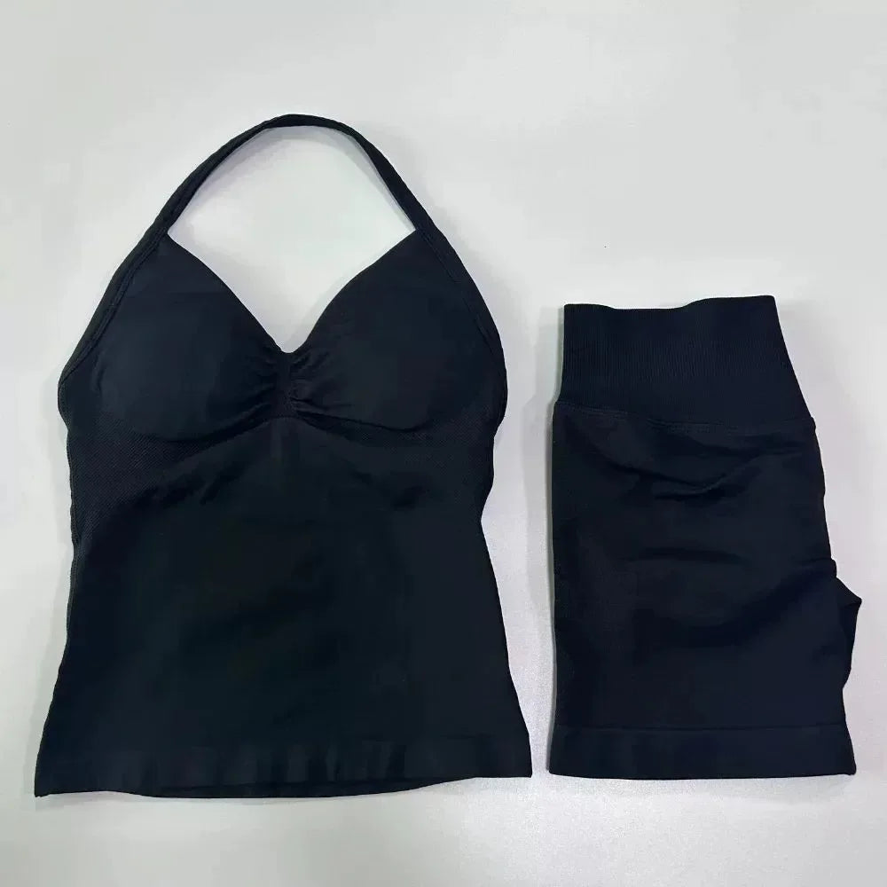 Seamless Nylon Elastane Yoga Set Halter Neck Sports Bra And Shorts