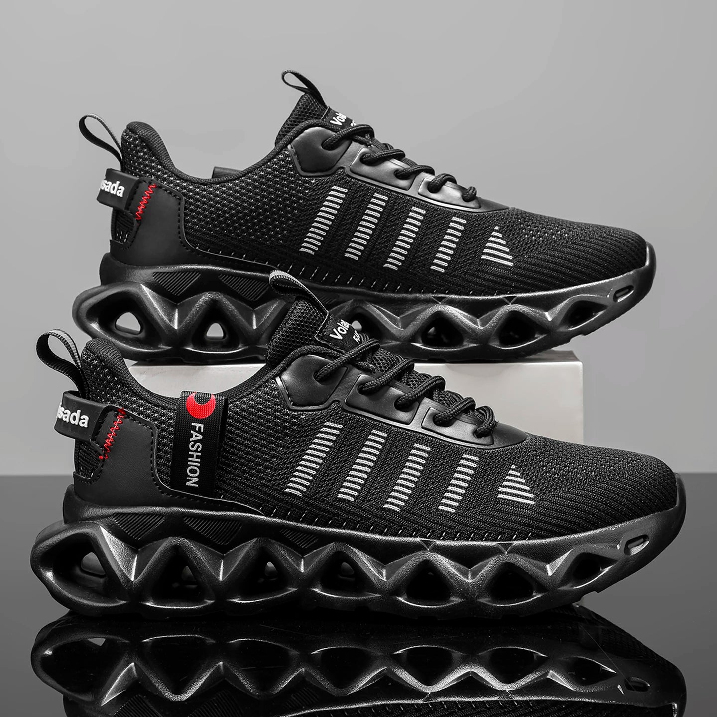 Striped Unisex Breathable Mesh Sneakers With Non-slip Thick Sole For Running