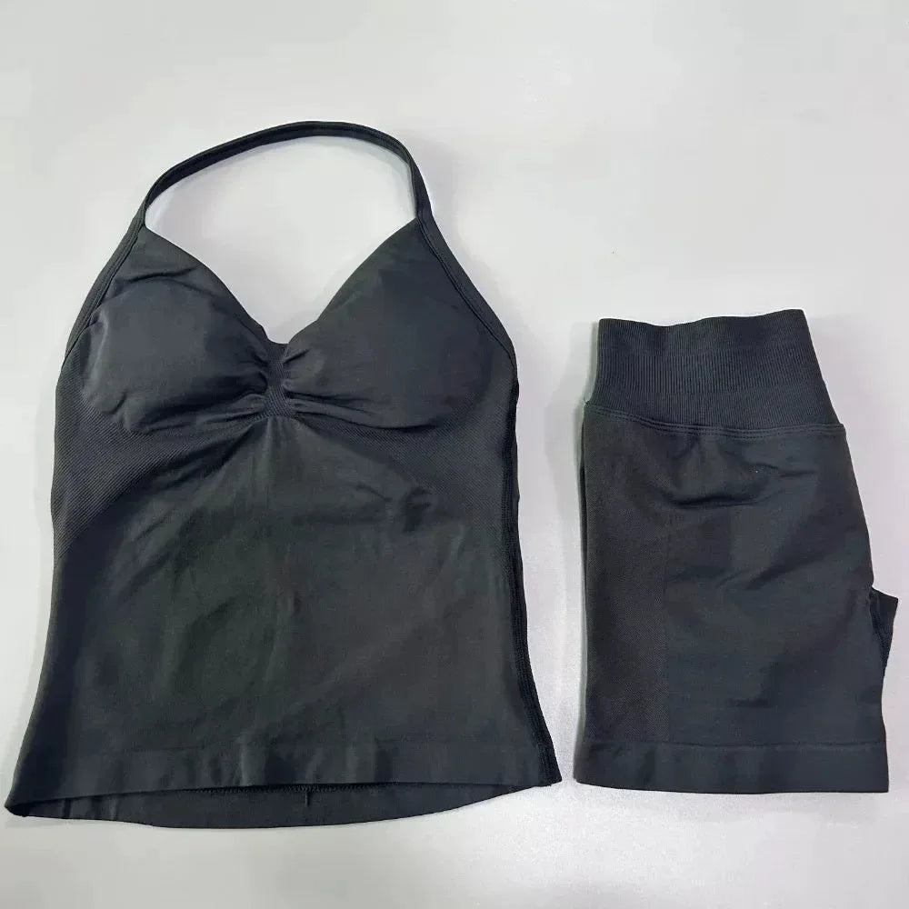 Seamless Nylon Elastane Yoga Set Halter Neck Sports Bra And Shorts
