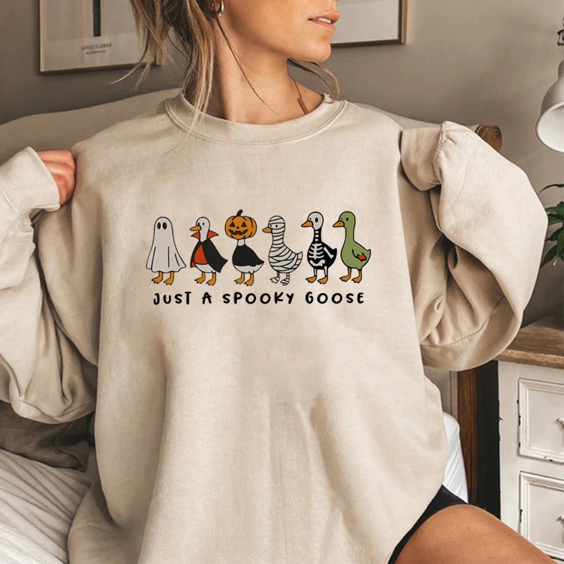 EOENKKY Funny Spooky Goose Halloween Pullover Sweatshirt