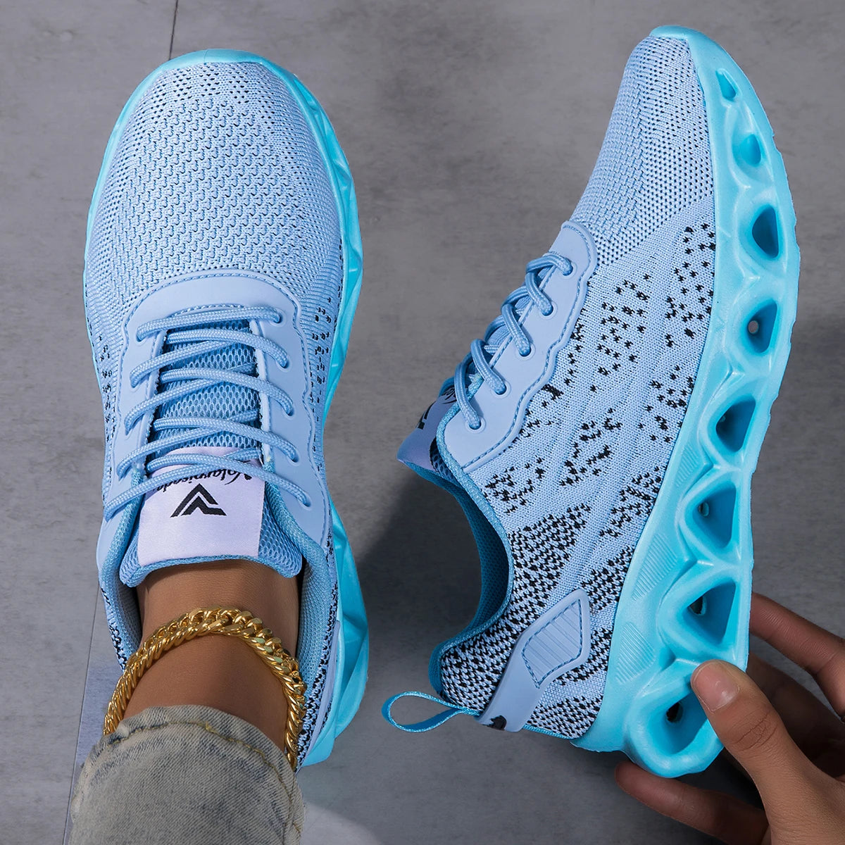 Unisex Lightweight Breathable Mesh Sneaker for Walking and Running
