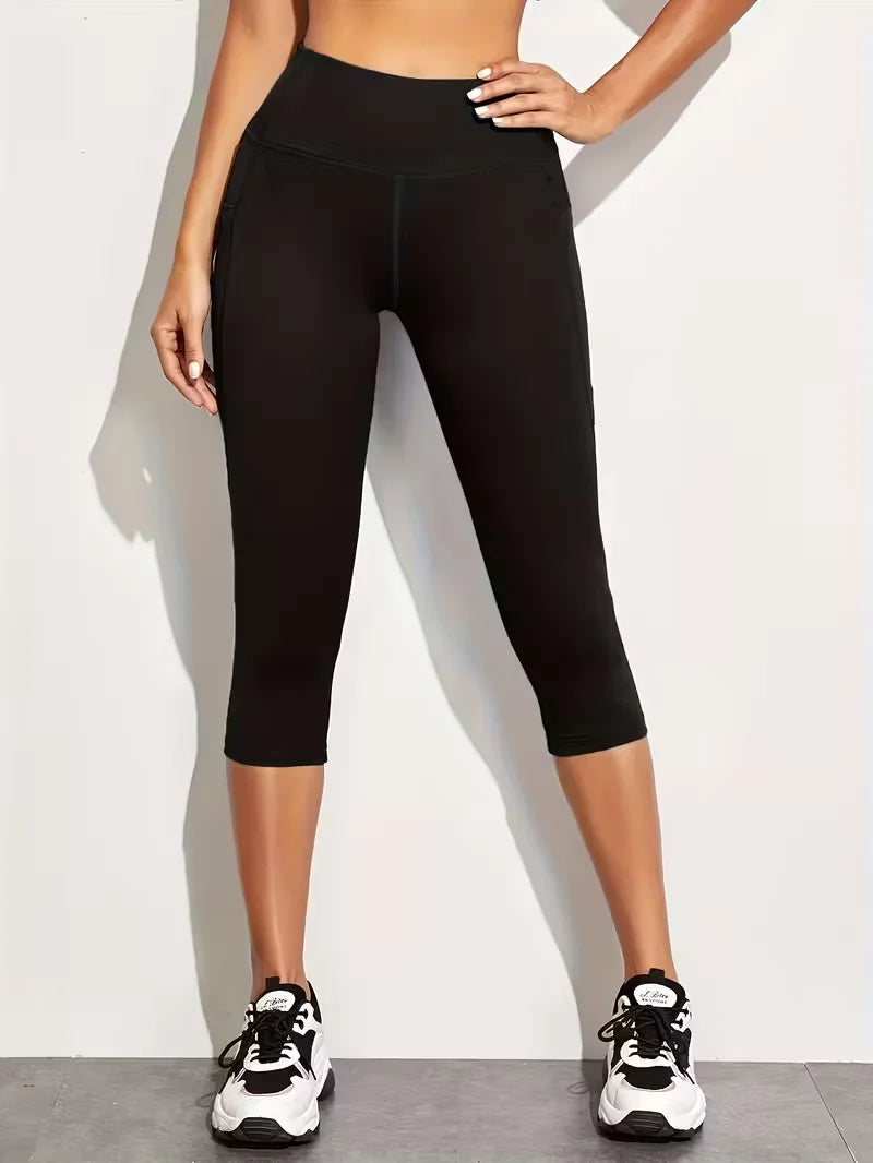 Ladies selling yoga leggings in spring and summer, moisture wicking and pocket storage design, suitable for sports and leisure