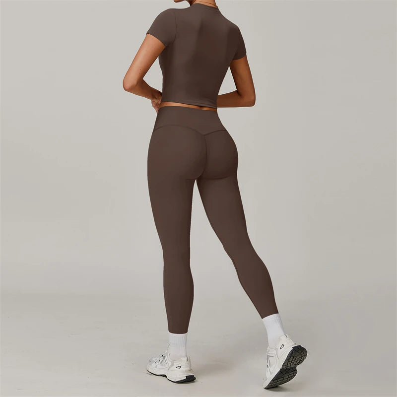 Women's Yoga Set With Crop Top And Leggings For Training