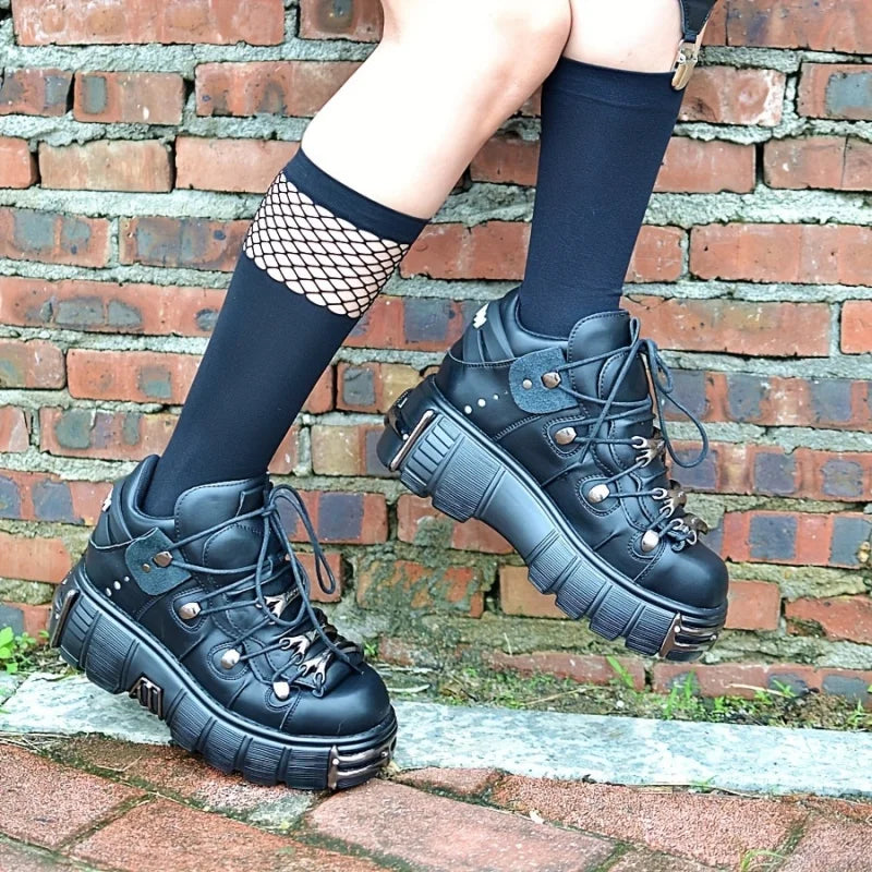 Platform Women Sneakers With Metal Decoration Casual Punk Style Shoes