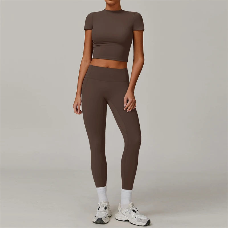 Women's Yoga Set With Crop Top And Leggings For Training