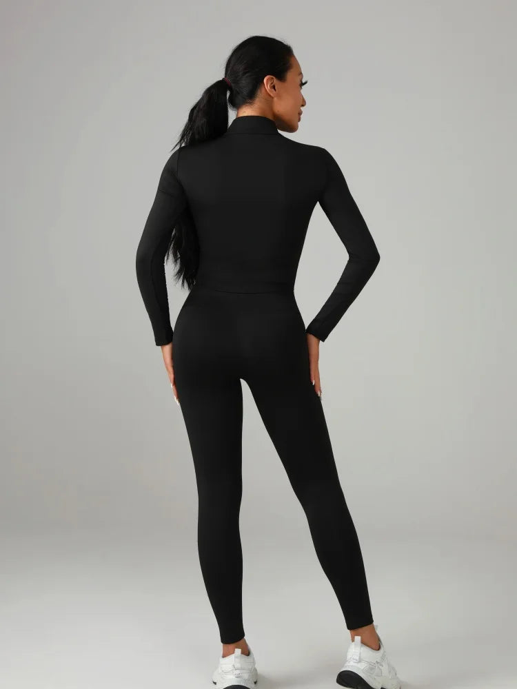 Black And White Women's Yoga Set, Fitted Solid Activewear
