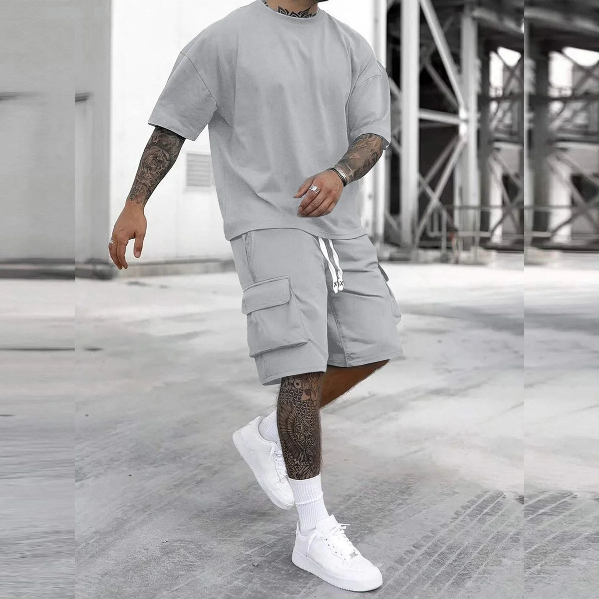 Men's Multi Pocket Cargo Pants And Short Sleeve T Shirt