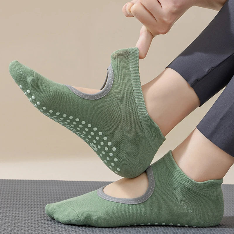 Non-Slip Yoga Pilates Socks With Silicone Grip Sweat-Absorbent Breathable
