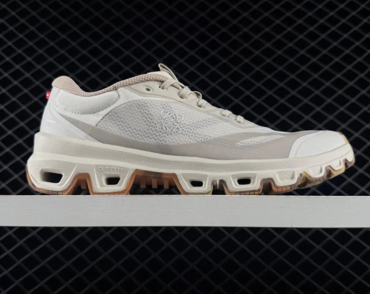 Outdoor Breathable Cushioning Running Shoes For Men And Women