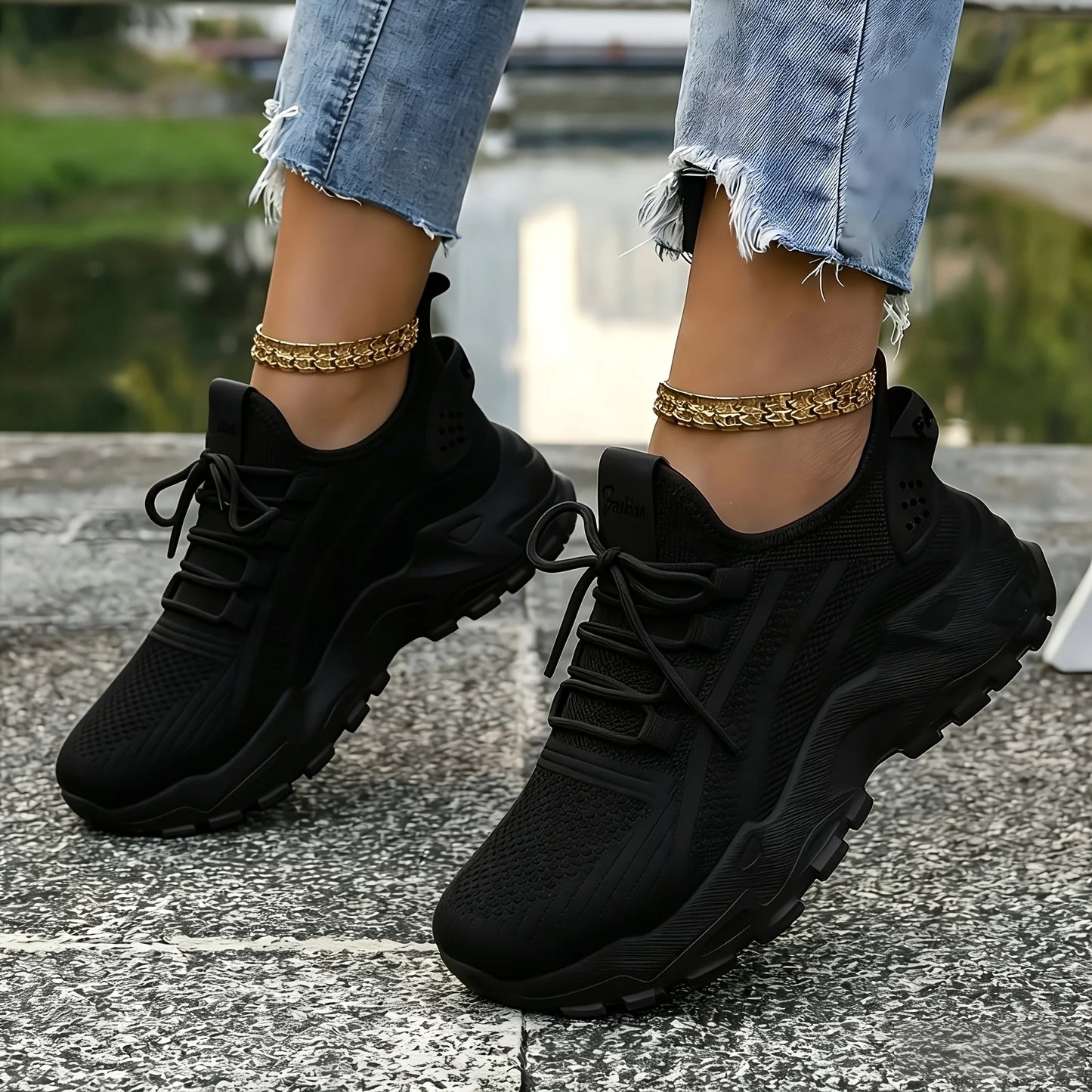 Women Chunky Platform Dad Sneakers With Breathable Mesh Upper
