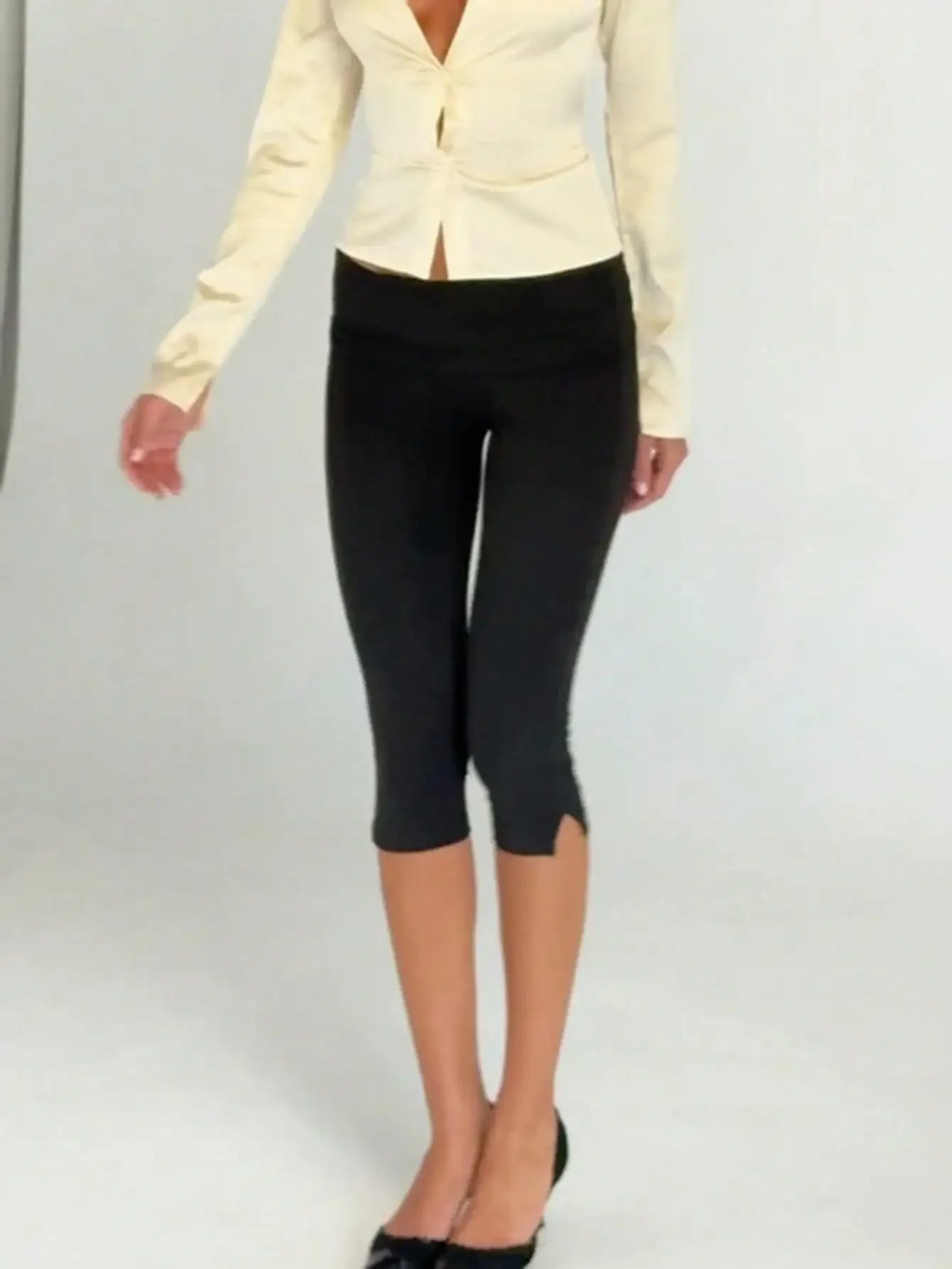Women's Y2K Low Waist White Capri Leggings Fold Over Waistband Split Hem Solid Color Slim Fit Stretchy Cropped Leggings Buttery
