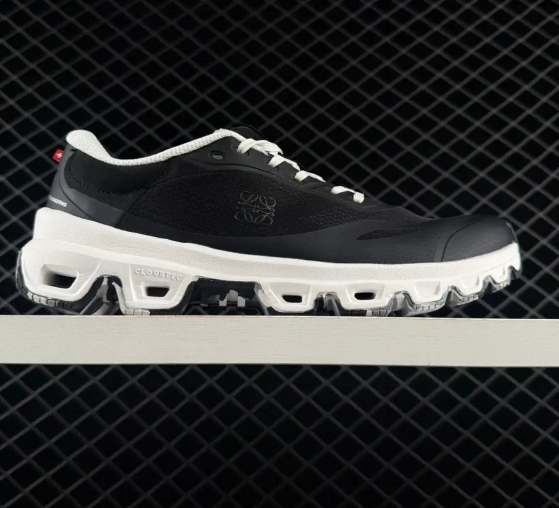 Outdoor Breathable Cushioning Running Shoes For Men And Women