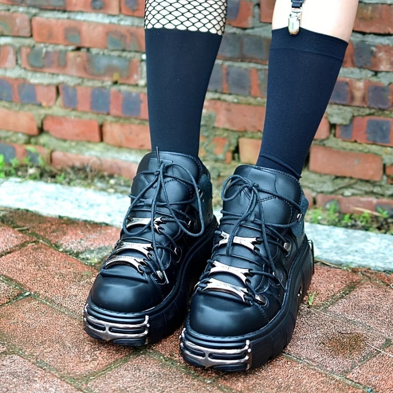 Platform Women Sneakers With Metal Decoration Casual Punk Style Shoes